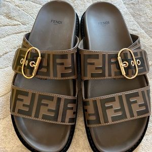 Fendi Sandalo Vitello Sandals 41